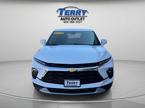 Used 2025 Chevrolet Blazer LT AWD/4WD image 3