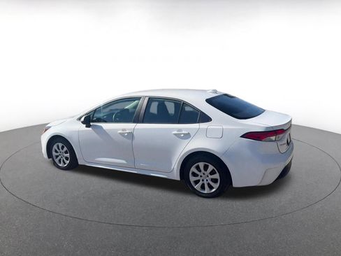 Used 2025 Toyota Corolla LE image 9