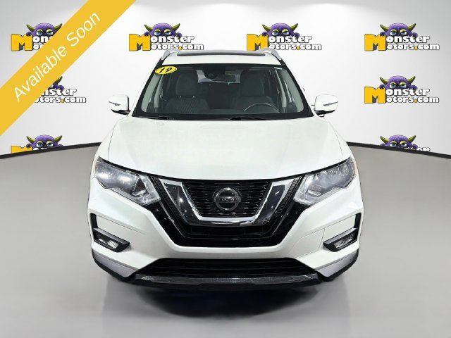Used 2019 Nissan Rogue SV AWD/4WD image 2