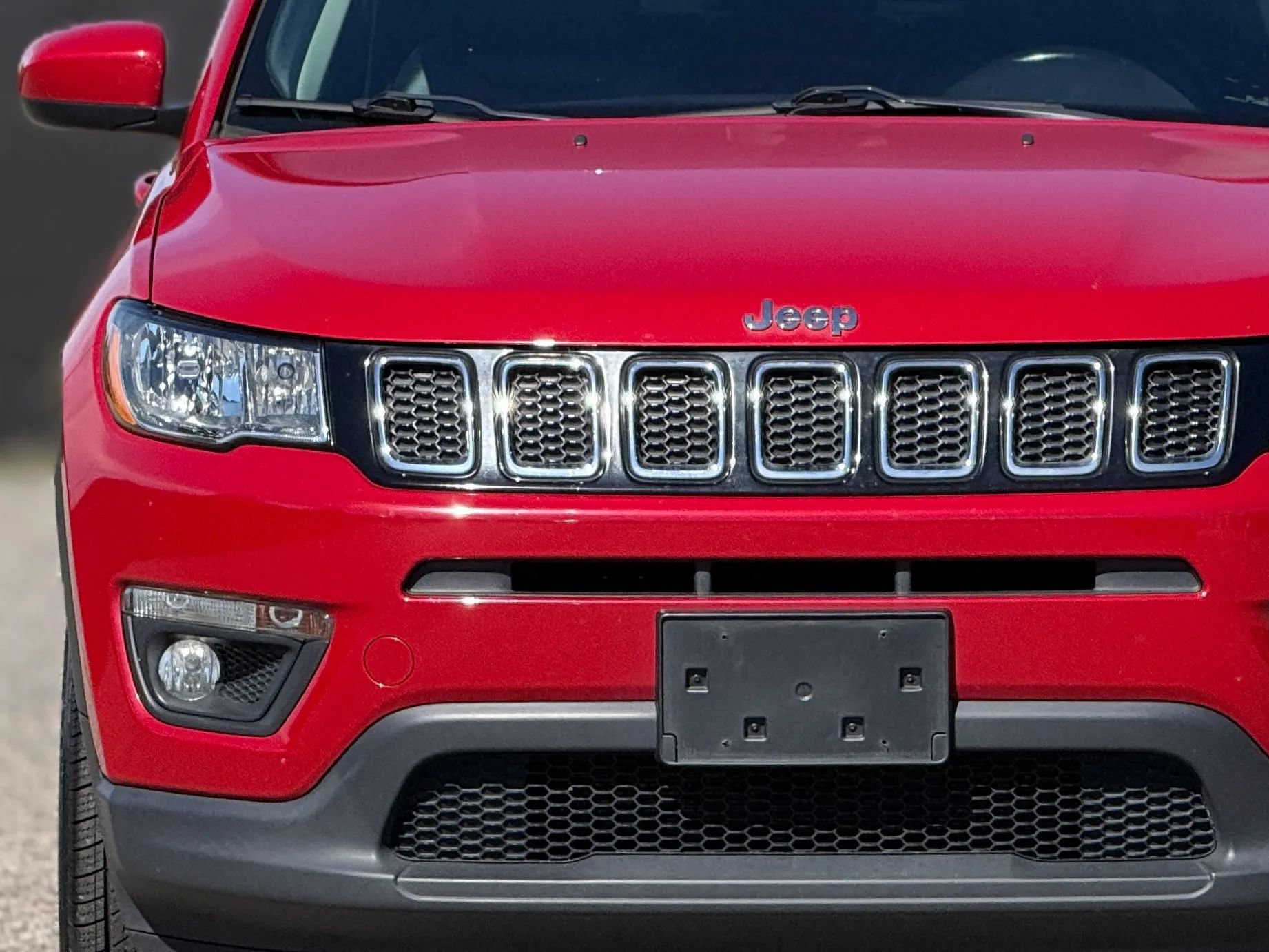 Used 2020 Jeep Compass Latitude w/ Cold Weather Group AWD/4WD image 11