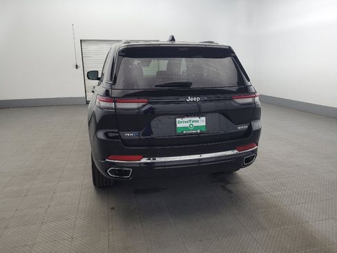 Used 2022 Jeep Grand Cherokee Overland w/ Luxury Tech Group IV AWD/4WD image 6