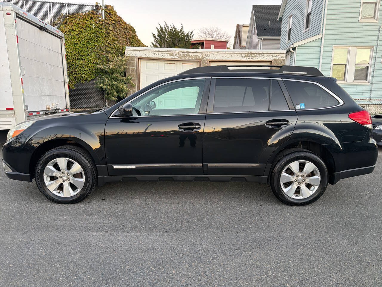 Used 2010 Subaru Outback 3.6R Limited AWD/4WD image 2