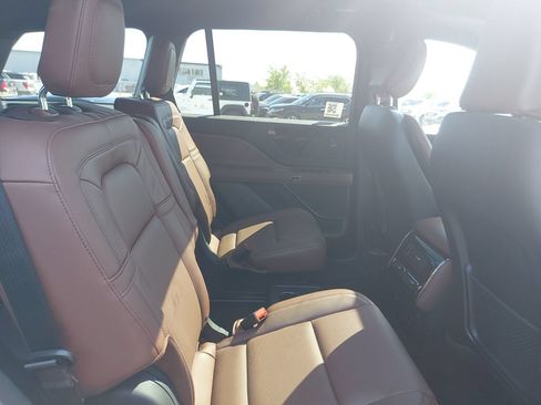 Used 2026 Lincoln Aviator Reserve w/ Jet Appearance Package AWD/4WD image 9