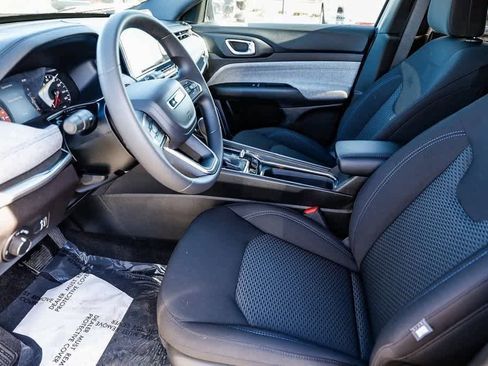 New 2025 Jeep Compass Sport image 18