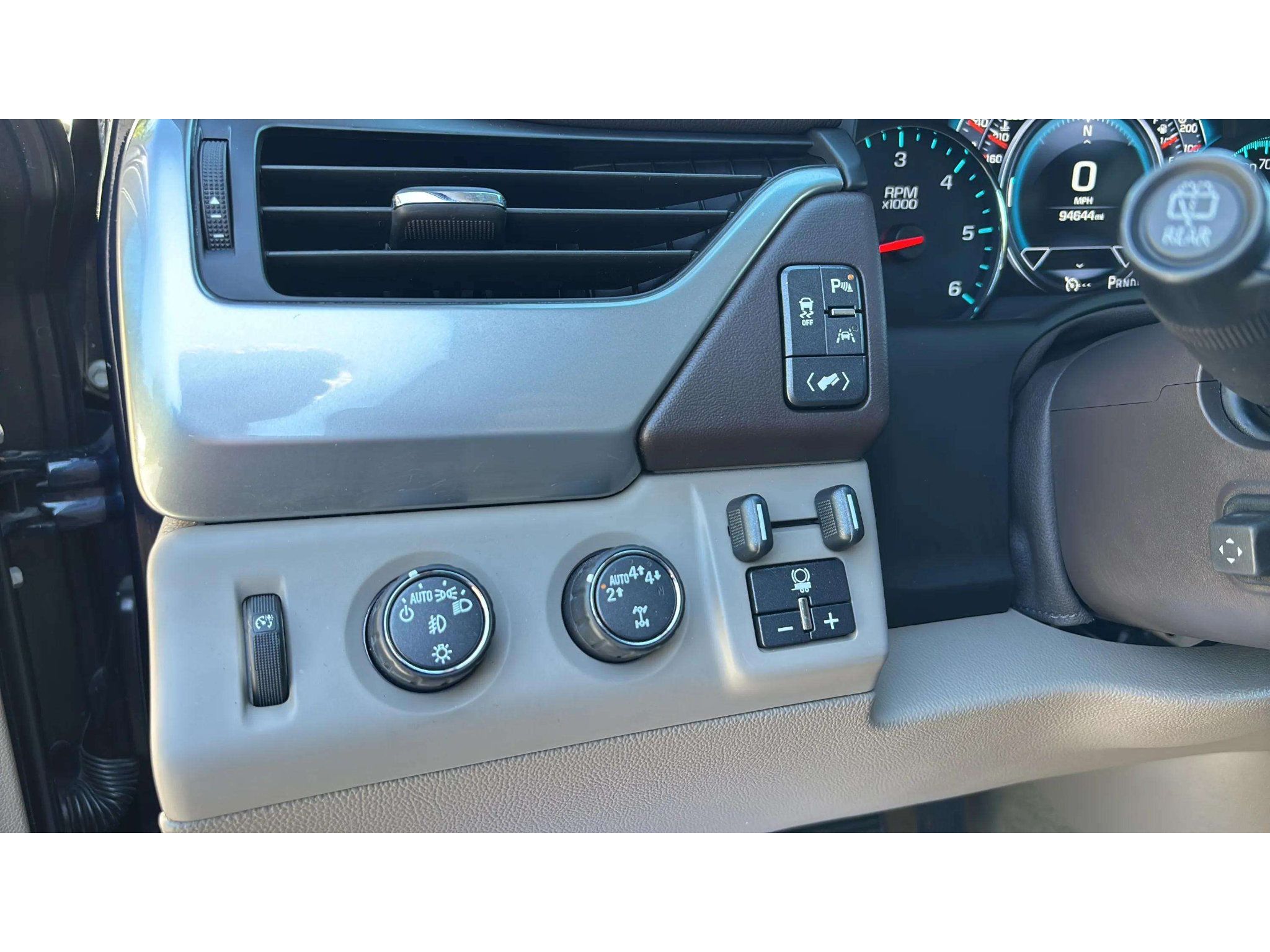 Used 2017 Chevrolet Tahoe LT AWD/4WD image 27