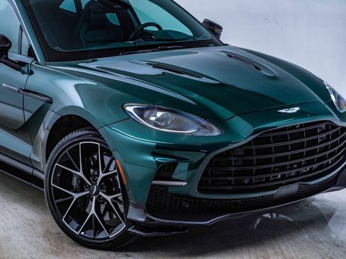 Used 2025 Aston Martin DBX 707 image 4