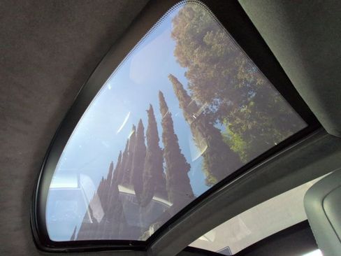 Used 2018 Tesla Model S 100D image 16