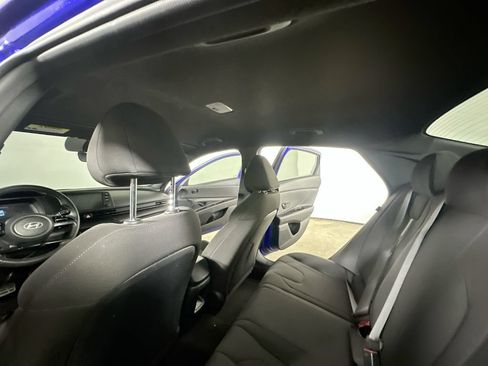 Used 2025 Hyundai Elantra Sport w/ Cargo Package FWD image 13