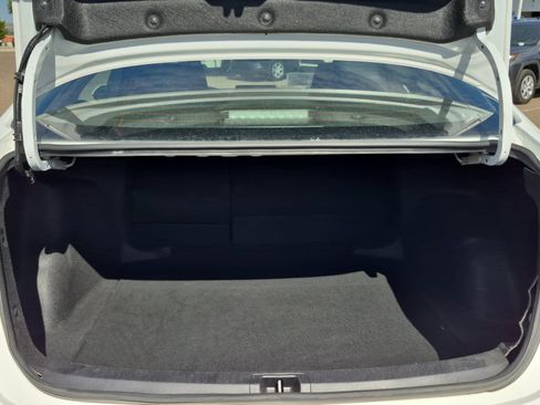 Used 2025 Toyota Corolla LE FWD image 21