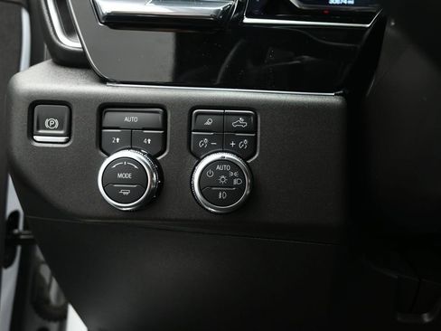 Used 2024 GMC Sierra 1500 Elevation w/ Elevation Premium Package AWD/4WD image 11