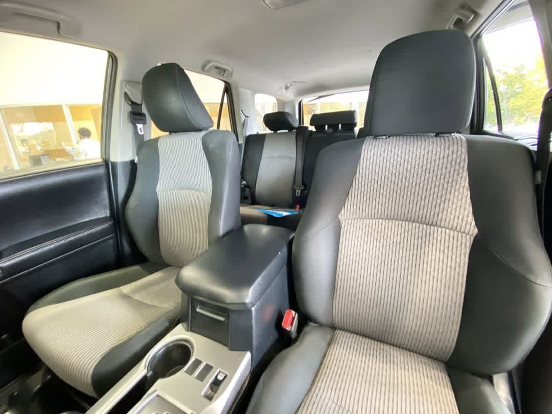 Used 2017 Toyota 4Runner SR5 AWD/4WD image 14