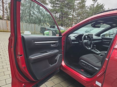 Used 2023 Honda CR-V Sport image 17