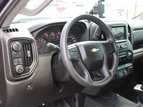 Used 2025 Chevrolet Silverado 2500 Custom w/ Custom Value Package AWD/4WD image 10