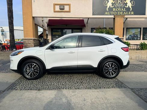 Used 2022 Ford Escape SE FWD image 8