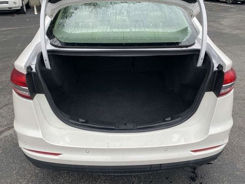 Used 2020 Ford Fusion SEL image 12