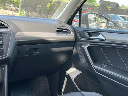 Used 2023 Volkswagen Tiguan SE AWD/4WD image 22