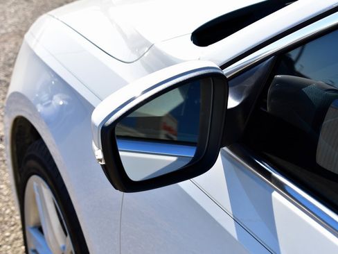 Used 2013 Volkswagen Passat TDI SE image 9