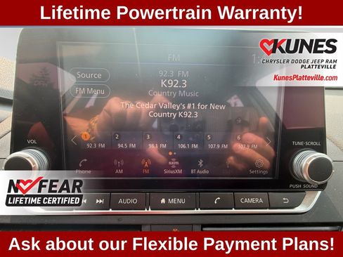 Used 2025 Nissan Altima 2.5 SV FWD image 25