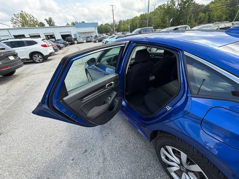 Used 2022 Honda Civic LX image 8