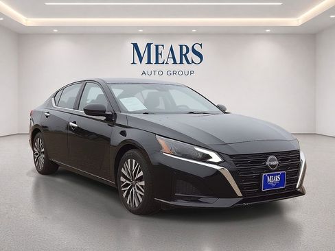 Used 2025 Nissan Altima 2.5 SV FWD image 7