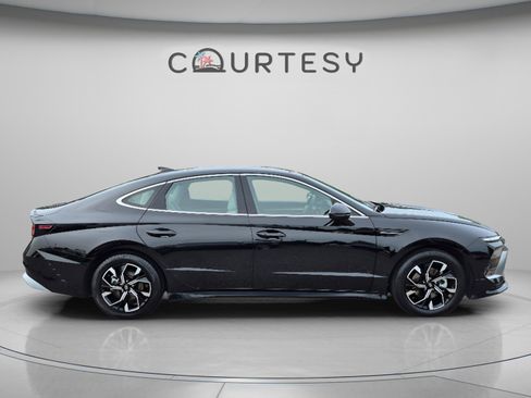 Certified 2025 Hyundai Sonata SEL FWD image 6