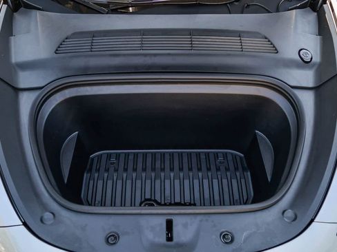 Used 2024 Tesla Model Y Long Range image 27