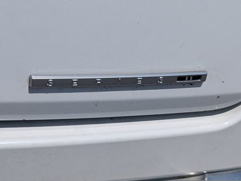 Used 2024 Jeep Wagoneer L Series II RWD image 6