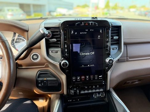 Used 2019 RAM 2500 Laramie AWD/4WD image 9