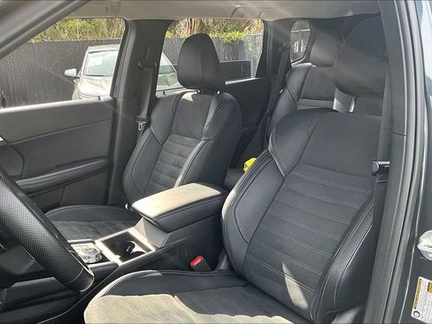 Used 2024 Mitsubishi Outlander SE image 19