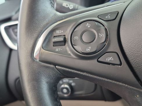 Used 2018 Buick Enclave Premium AWD/4WD image 25