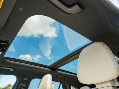 Certified 2025 Mercedes-Benz GLC 350e 4MATIC image 44