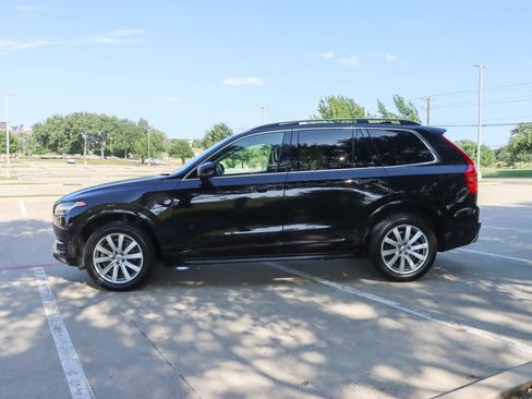 Used 2016 Volvo XC90 T6 Momentum w/ Momentum Plus Package AWD/4WD image 4