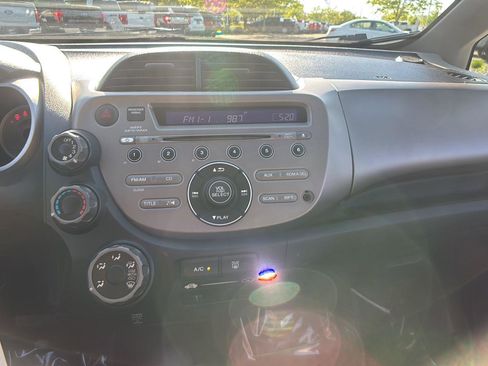 Used 2012 Honda Fit image 3