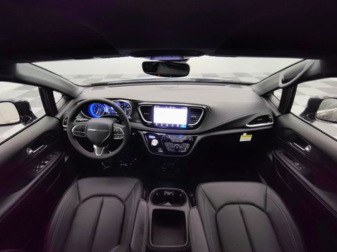 New 2026 Chrysler Pacifica Select FWD image 2