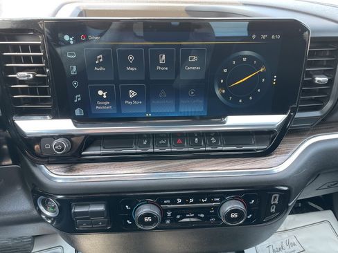 Used 2024 Chevrolet Silverado 2500 LT w/ Convenience Package image 8