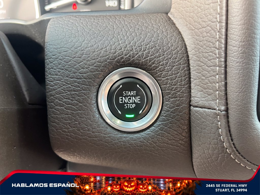 Used 2021 GMC Yukon XL Denali w/ Denali Premium Package AWD/4WD image 24