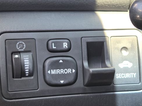 Used 2007 Toyota Corolla LE FWD image 6