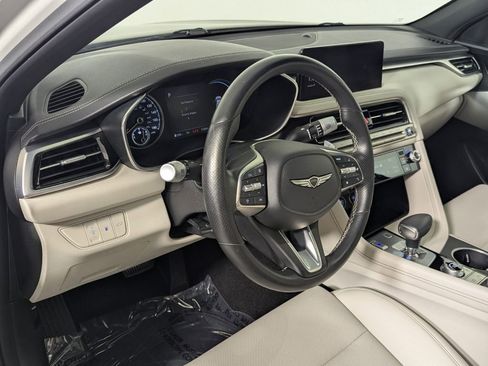 Used 2025 Genesis G70 2.5T AWD/4WD image 13