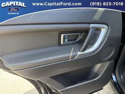 Used 2019 Land Rover Discovery Sport HSE AWD/4WD image 17
