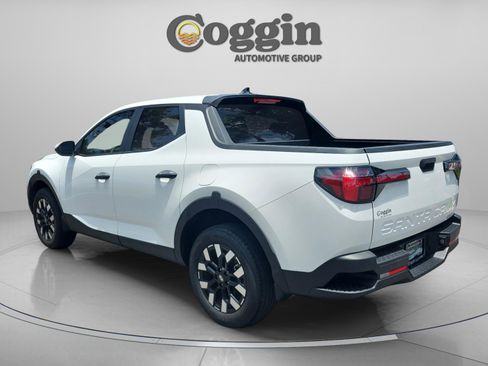 Certified 2025 Hyundai Santa Cruz SE FWD image 3