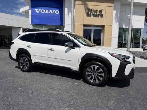 Used 2025 Subaru Outback Touring AWD/4WD image 1