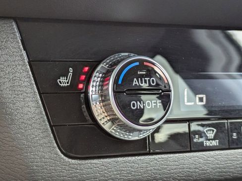 New 2026 Mitsubishi Outlander SE FWD image 23