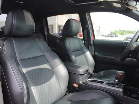 Used 2023 Toyota Tacoma TRD Sport image 24