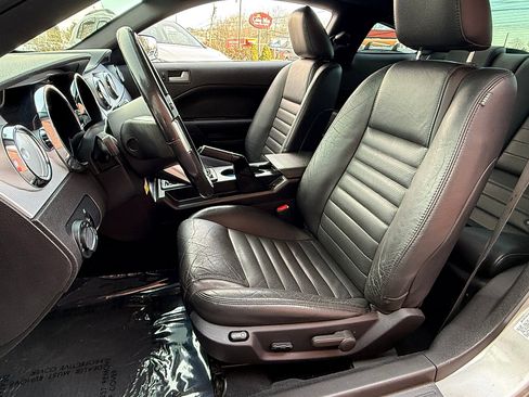 Used 2009 Ford Mustang GT Premium image 16