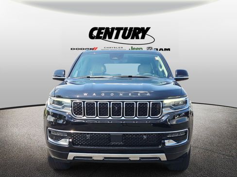 Used 2024 Jeep Wagoneer Series III w/ Premium Group I AWD/4WD image 9