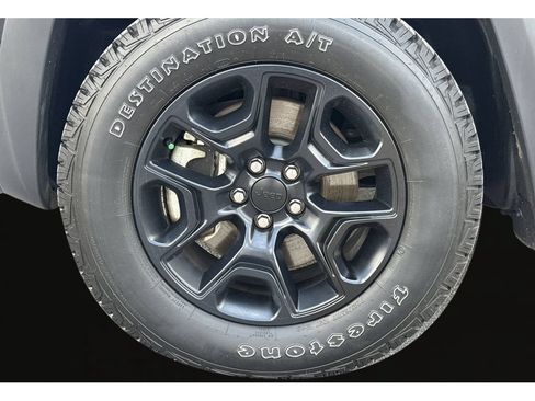 Used 2022 Jeep Cherokee Trailhawk w/ Sun, Sound & Nav Group AWD/4WD image 9