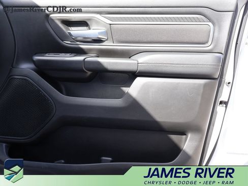 Used 2025 RAM 1500 Big Horn AWD/4WD image 8