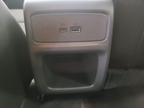 Used 2025 Chevrolet Trax RS w/ Sunroof Package image 21