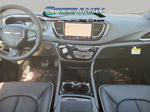 New 2026 Chrysler Pacifica Limited image 14