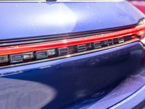 Certified 2026 Porsche Macan AWD/4WD image 16